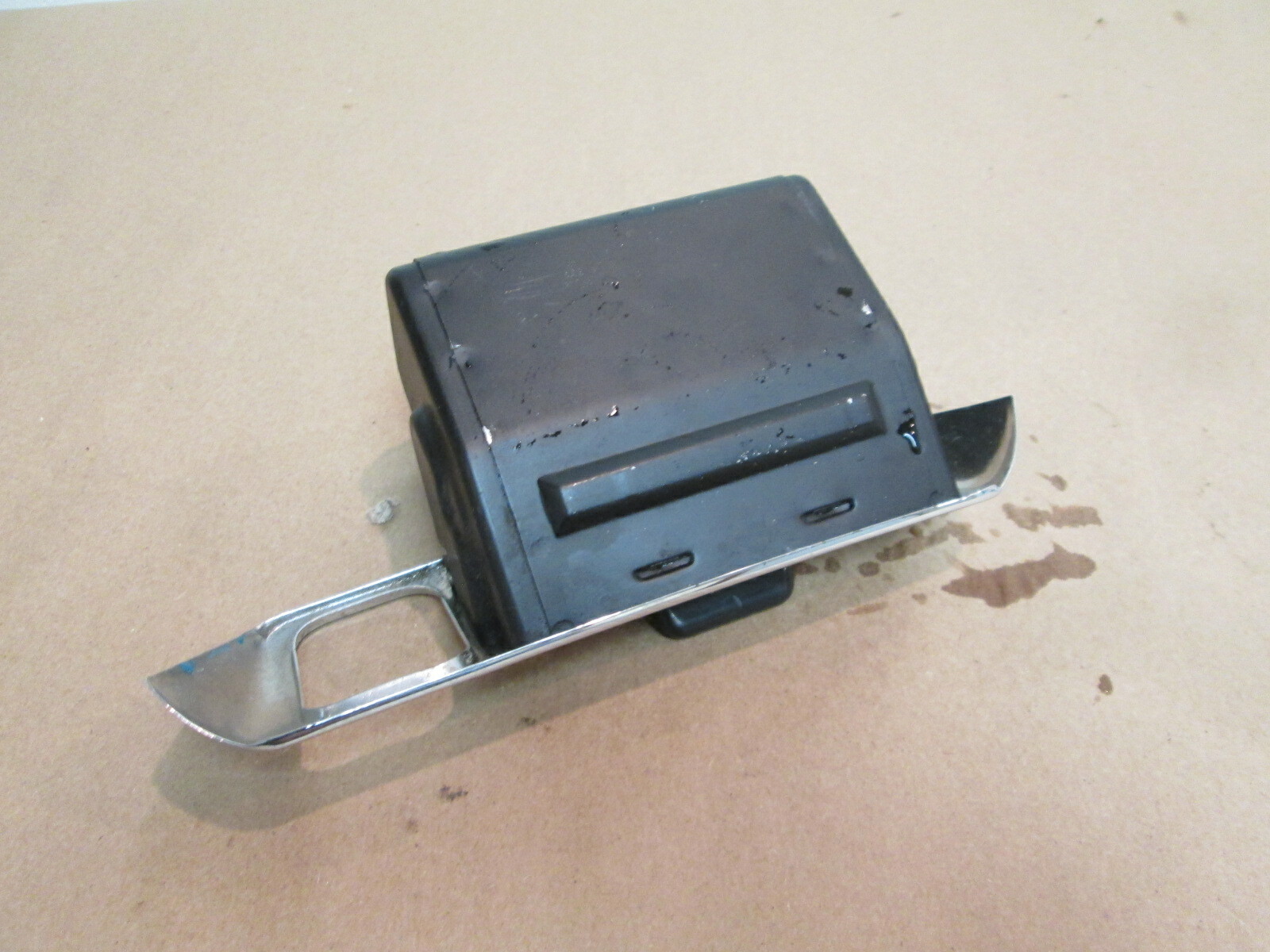 Rolls Royce Silver Shadow II 1980 - RH Rear Door  Chrome Ash Tray