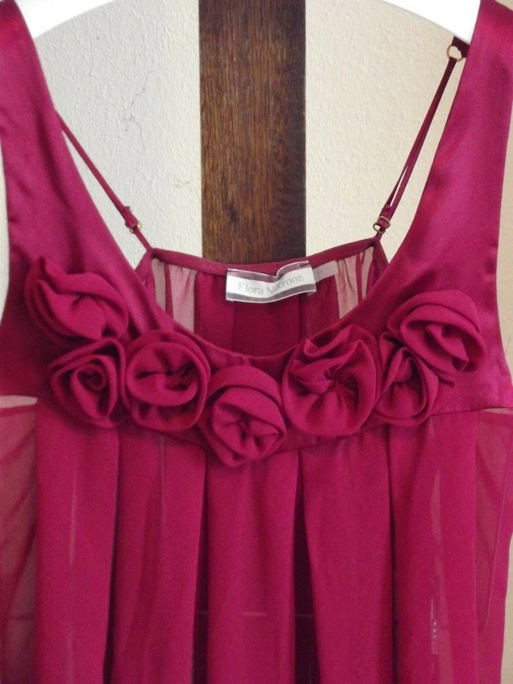 Vestido Flora Nikrooz Nuevo con Etiquetas Bebé Muñeca con Tanga Rosetas Merlot Talla Pequeña S 2 piezas Foto 2 de 3