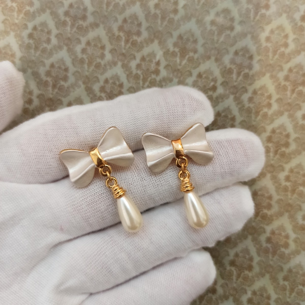 Vintage Bridal Earrings Pearls Teardrop Bow Tie Gold Tone