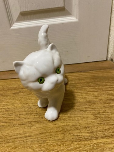 2 x Vintage White Cat Kitten Persian Figures - Picture 9 of 12