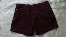 NWT ROCK REPUBLIC Burgundy mid rise shorts 4" inseam Zipper accent Women's 2