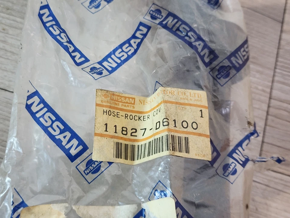 Cubierta basculante manguera Nissan Máxima 1985-1989 11827-D6100 Foto 2 de 4