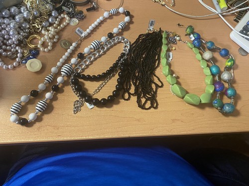 Huge-estate-vintage-to now-jewelry-Lot- Some New & Signed- Over 4lbs - Picture 6 of 12