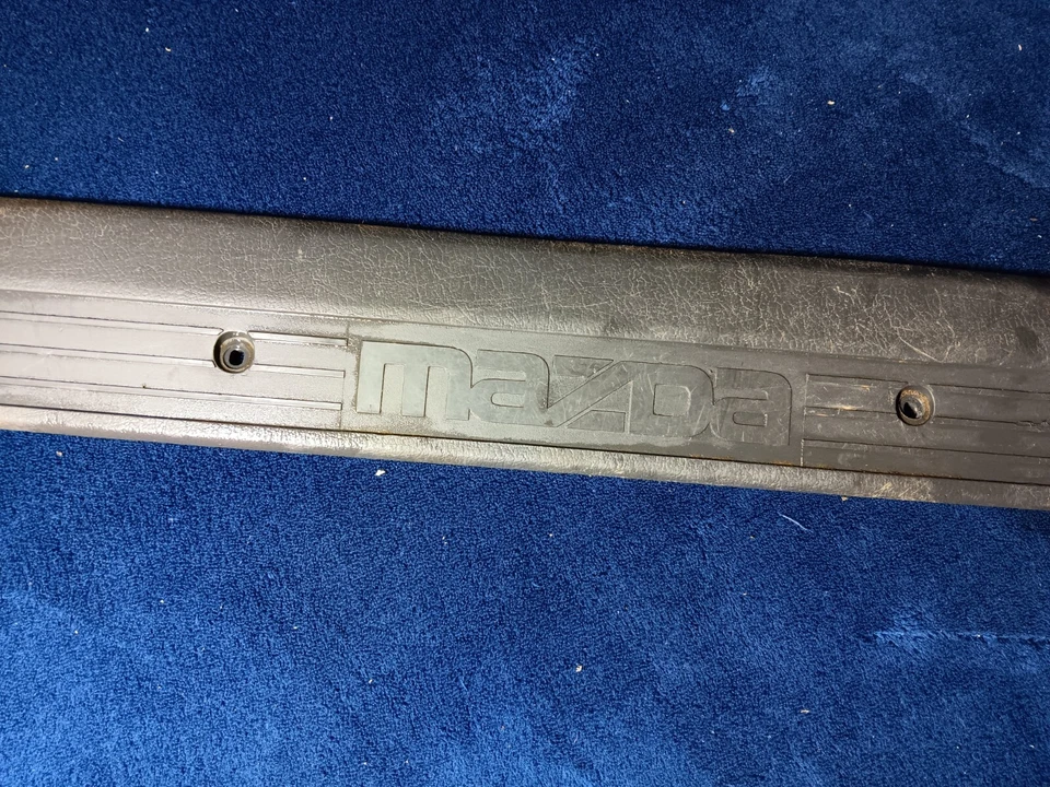 86-93 Mazda Serie B Pickup B2200 B2600 Puerta Derecha Piso Placa Desgaste Gris Foto 3 de 4