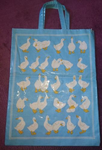 Vintage Ulster Weber Ente ""Quacksalber"" PVC Tragetasche Einkaufstasche 18,5""x 14"" blau - Bild 2 von 9
