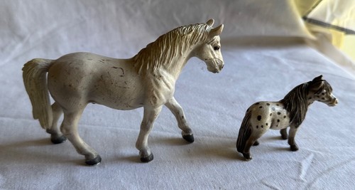 Schleich Falabella Stallion Mini Dapple Horse And White Stallion - Picture 4 of 7