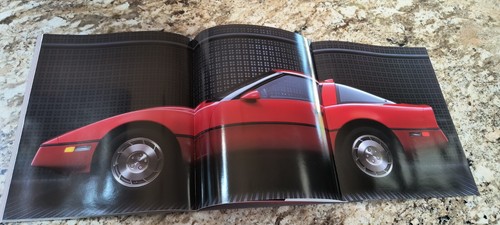 5 Assorted CORVETTE DEALER BOOKS SALES BROCHURE CATALOG 1998 2000 2003 & 1986? - Picture 7 of 24
