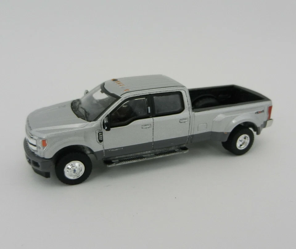 1:64 GreenLight *ANNIVERSARY COLLECTION* Silver 2019 Ford F350 Dually Pickup NIP - Image 3 of 4
