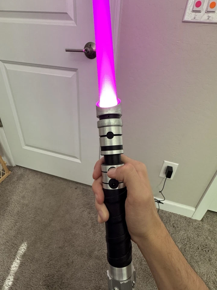 Sable de luz Saberforge Prodigal Son patrón de acólito Foto 4 de 4