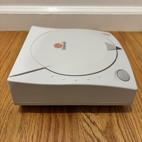 Sega Dreamcast Console Launch Edition in Box w/ 2 controllers and Manuals Tested