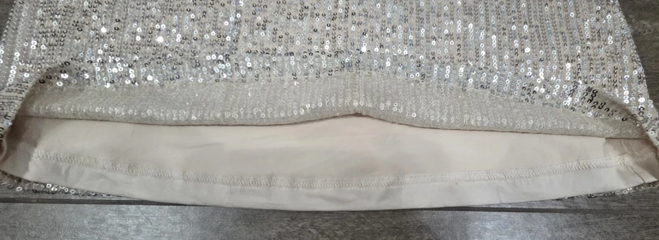 NUEVO CON ETIQUETAS, Minifalda de Lentejuelas Plateadas Fiesta Ropa de Club Brillante Glamour, C&V, Talla S Foto 4 de 4