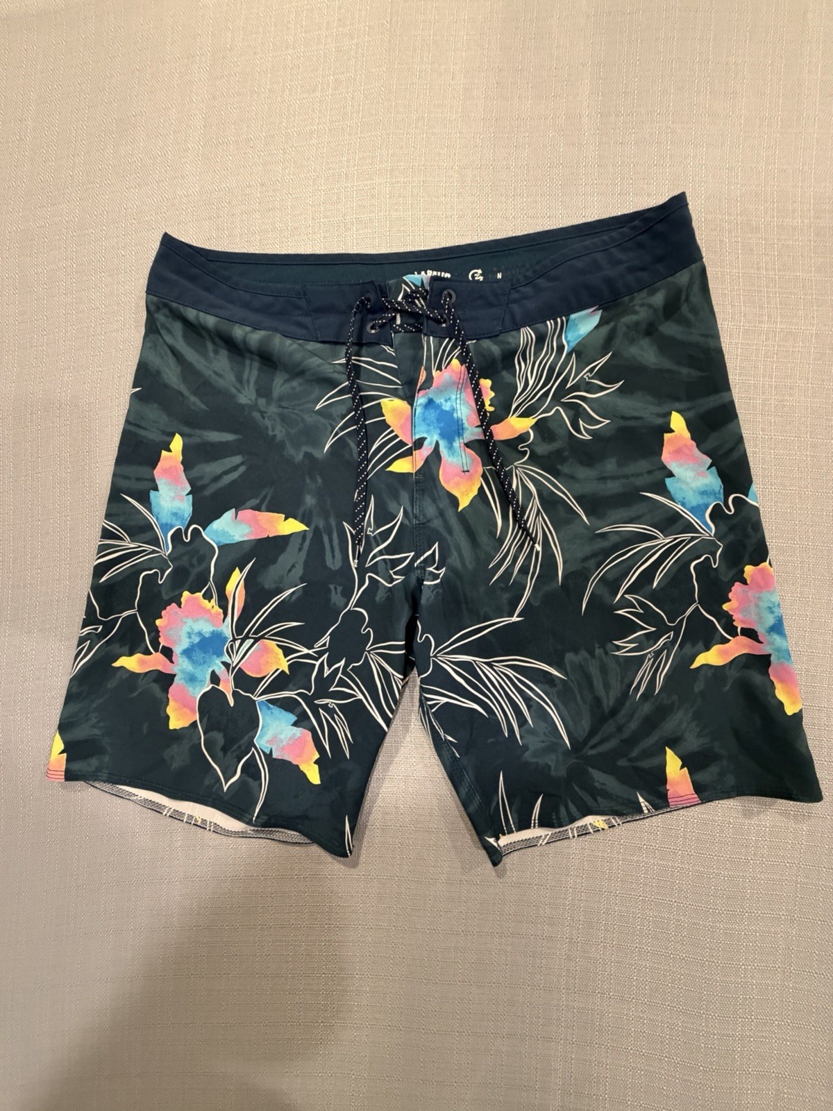 Billabong Men's Board Shorts Blue Multicolor Tropical Floral Print Size 33