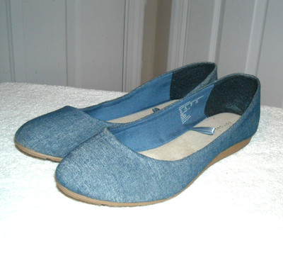 Basic Editions size 10 Flats Blue Shoes New W/O Tags