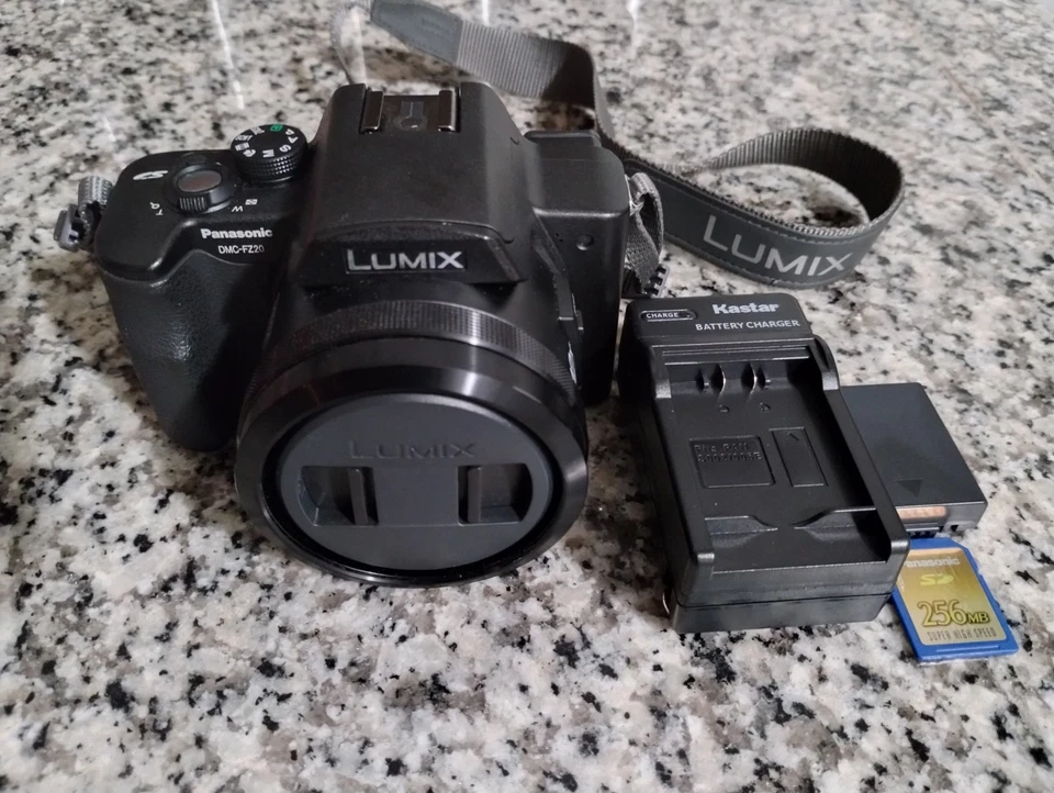 松下 Lumix DMC-FZ20 数码相机 带充电器和电池  — 第 2/4 张图片