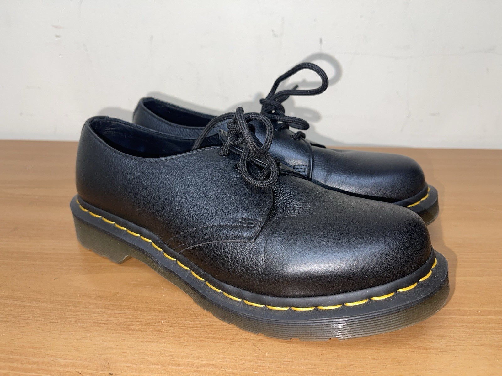 Dr Martens 24256 Womens Oxford Black Shoes Size 8 US