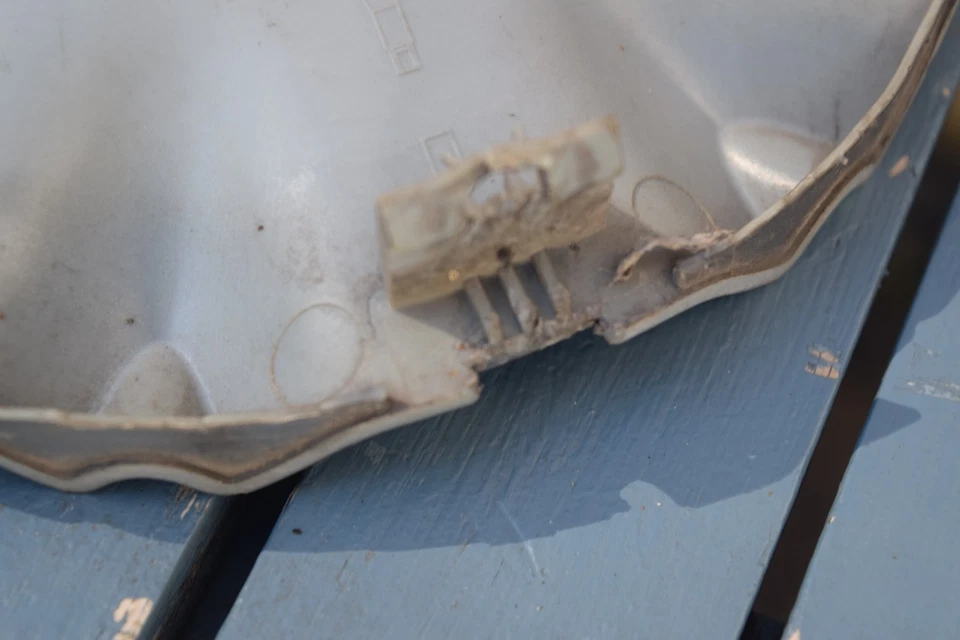 Tapacubos central de rueda OEM 2011 2012 2013 2014 HYUNDAI GENESIS Foto 4 de 4