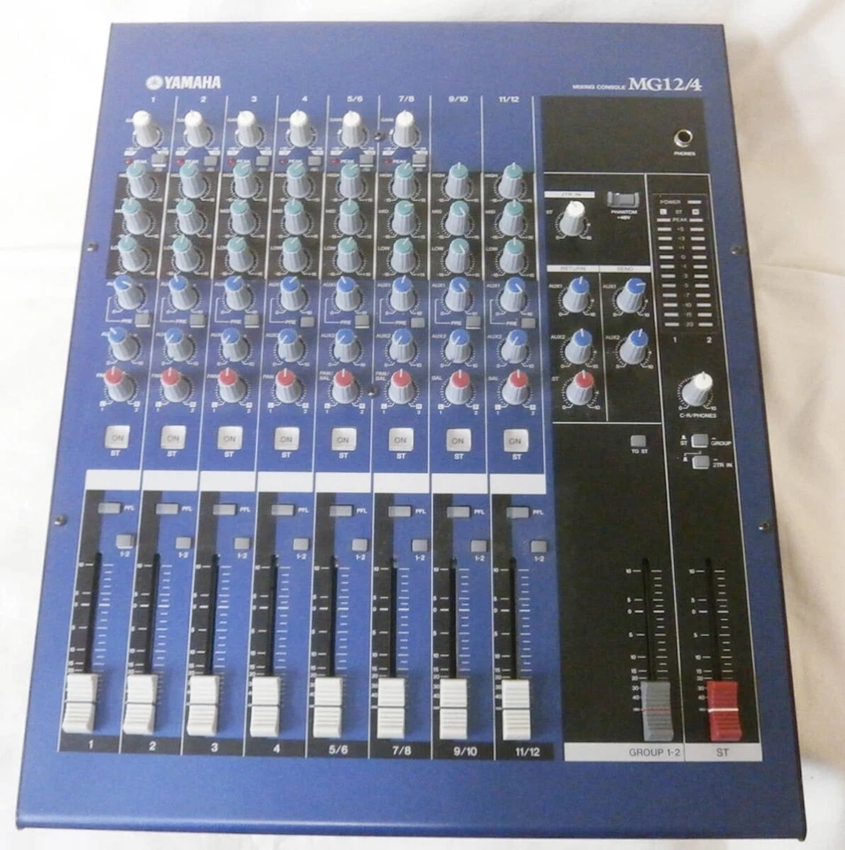 Yamaha MG124 Mixer With Power Supply Cables Manual Soft Case Tested - Image 2 of 4