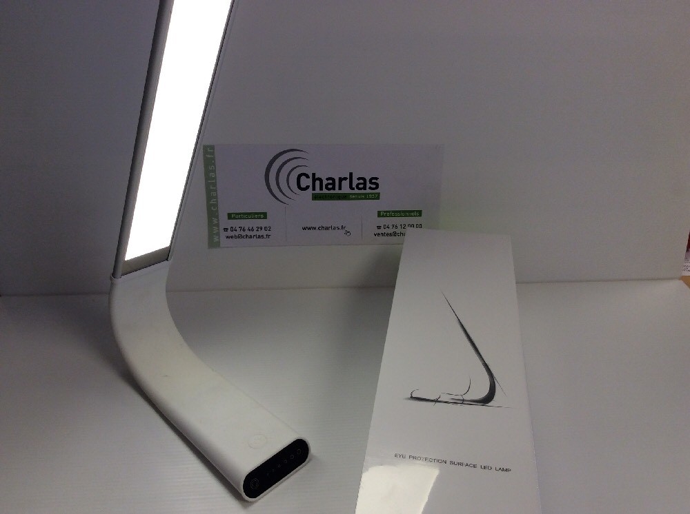 Lampe de bureau LED Eye Lamp noire pour lecture et travail