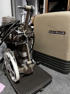 Bell and Howell Filmo Master 8 projecteur de film fixe beige/gris vintage