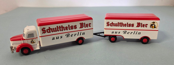 Schuco Piccolo Krupp Titan Schultheiss Bier Kastenwagen Limitiert 1:90 (9#1089)-image