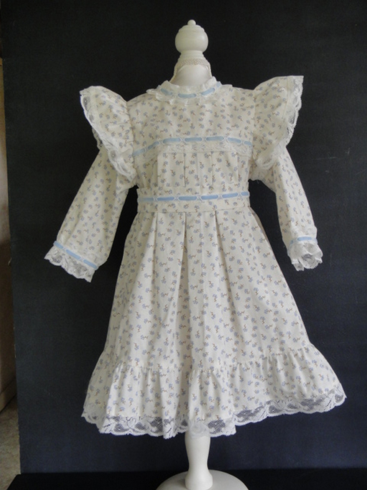 Robe Jumeau 73 cm en coton respirant avec dentelle pour poupée ancienne