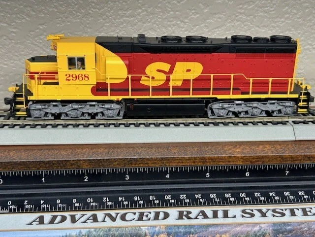 SOUTHEN PACIFIC MERGER " SP-SF KODACHROME " SD35 LOCO DC/DCC Ready HO Scale NEW - Image 3 of 4