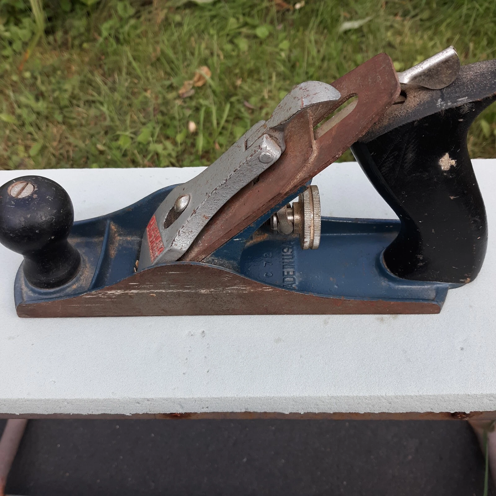 VINTAGE, 9 1/2" Stanley wood Planer #C 72. 1960's era.