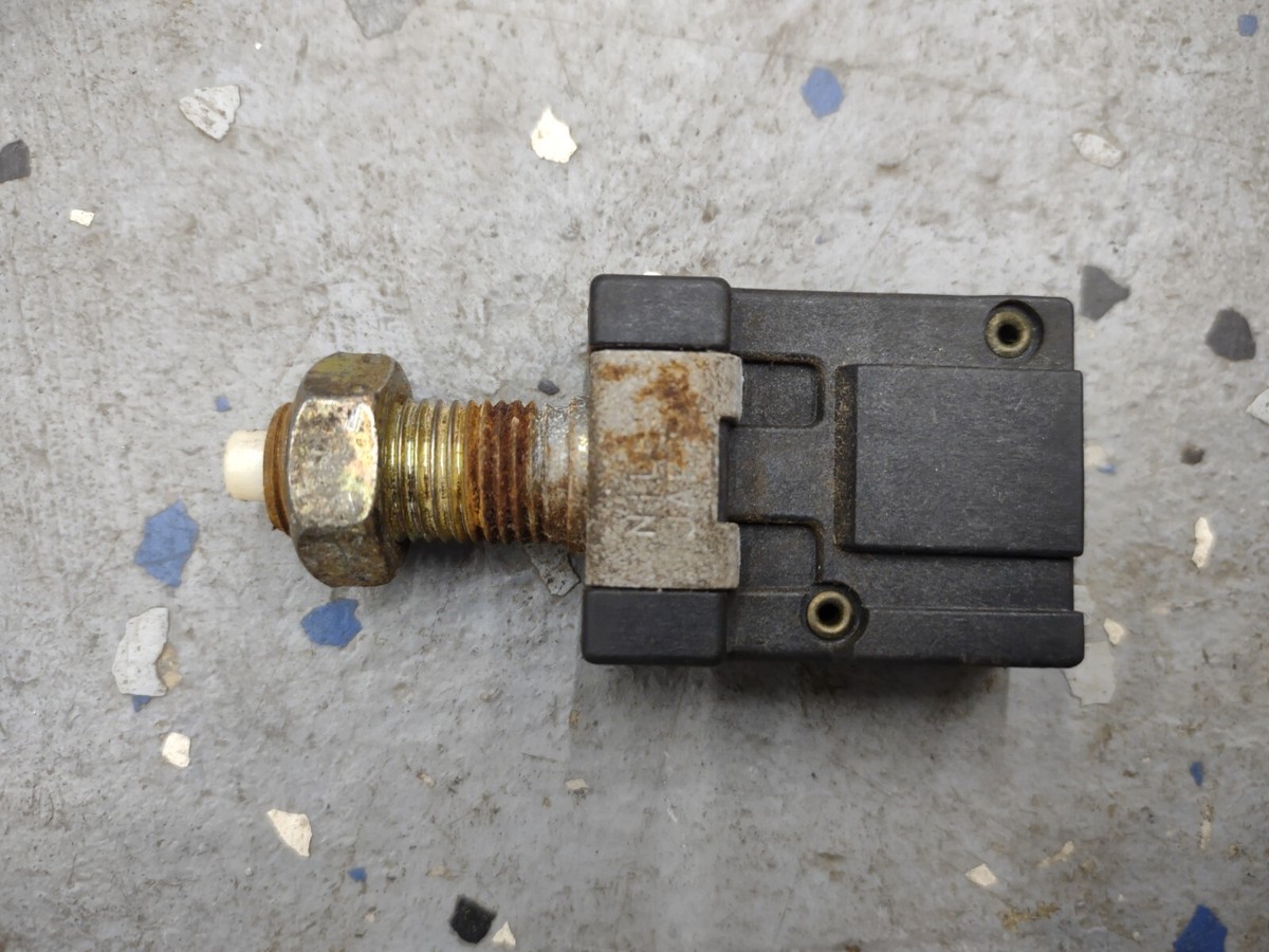 84-89 Nissan 300zx OEM Niles Automatic Kickdown Switch | eBay