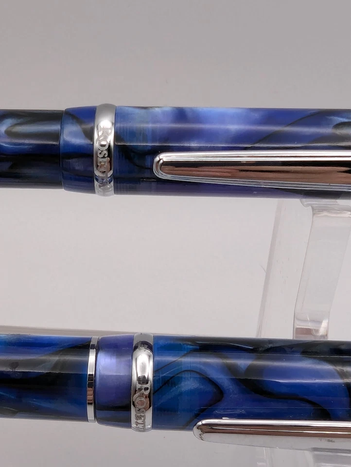 Juego de Pluma Estilográfica y Bolígrafo Rosetta Azul Galáctico con Cromo (Usado) Foto 3 de 4