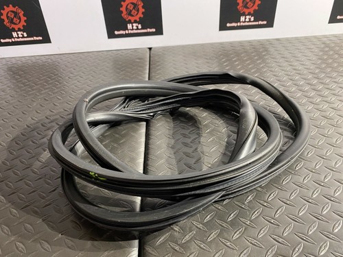CADILLAC ATS 2013-2019 AWD OEM FRONT LEFT DOOR RUBBER WEATHER STRIP MOLDING 95K