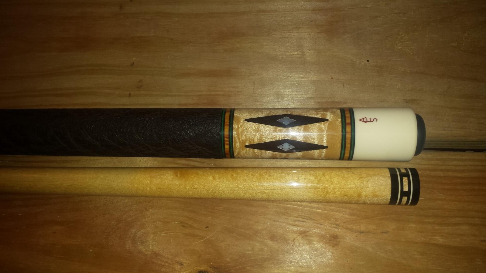 CUSTOMIZED A.E. SCHMIDT POOL CUE MADE BY MCDERMOTT. COLLECTORS GRADE
