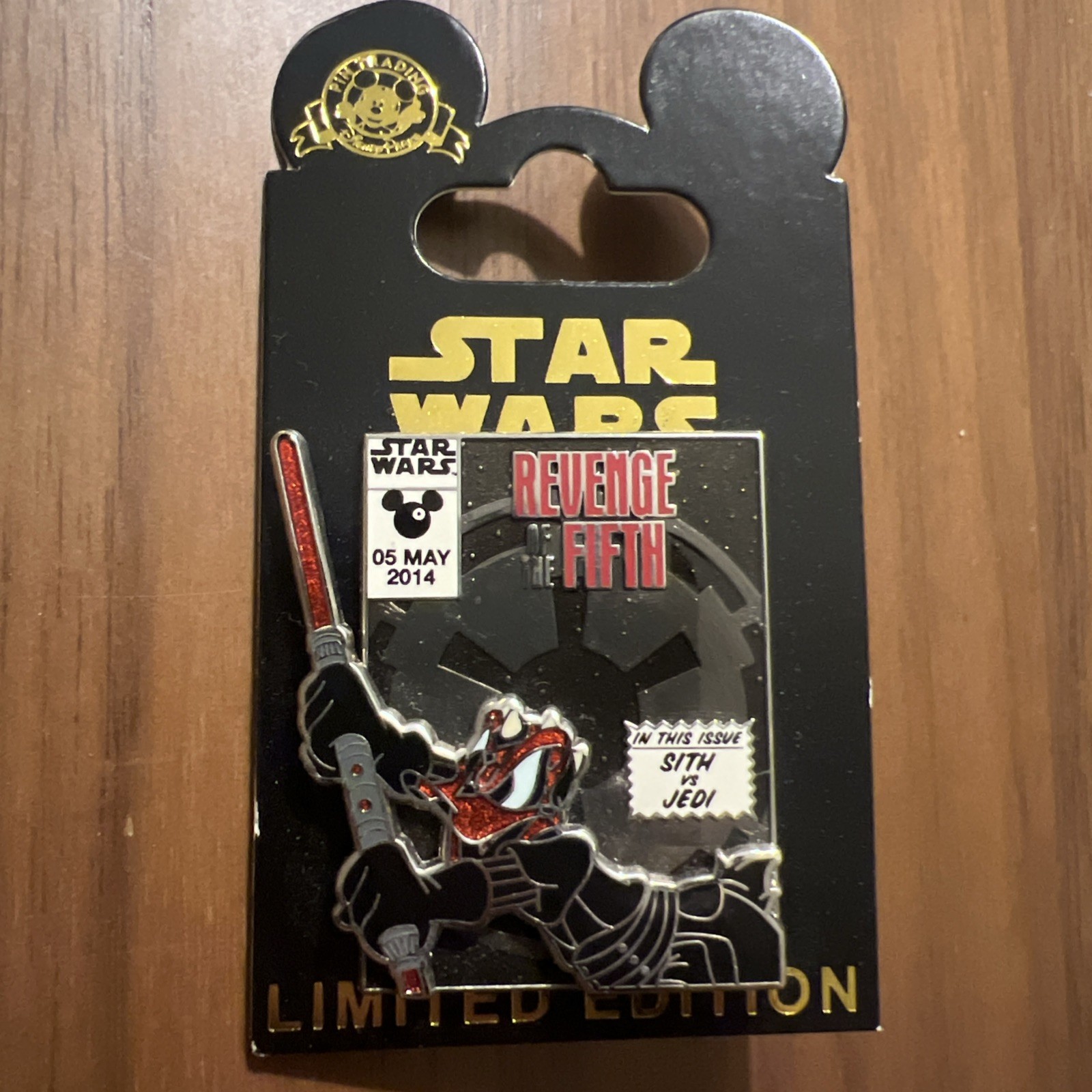 Disney - Star Wars Revenge of the Fifth 5th 2014 - Darth Maul Donald LE2500 Pin