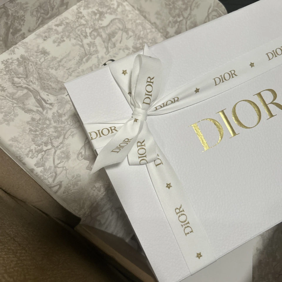 Bolso de hombro Dior VIP Holiday edición 2025 + mini lápiz labial +⭐️maximizador4 Foto 3 de 4