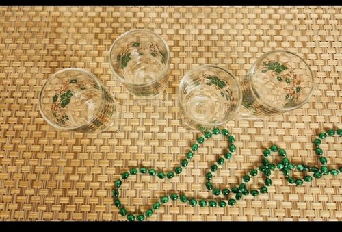Vtg shamrock green and gold footed liquor glasses (4) St. Patricks Day - Picture 5 of 8