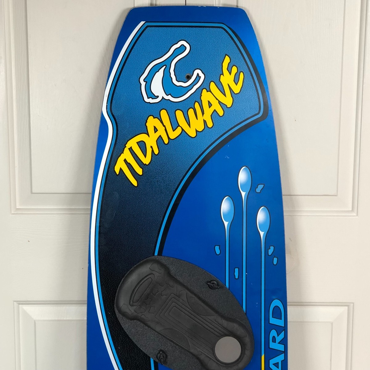 Quicksilver Wakeboard Tidal Wave With Bindings 56 x 15 Alloy Deck
