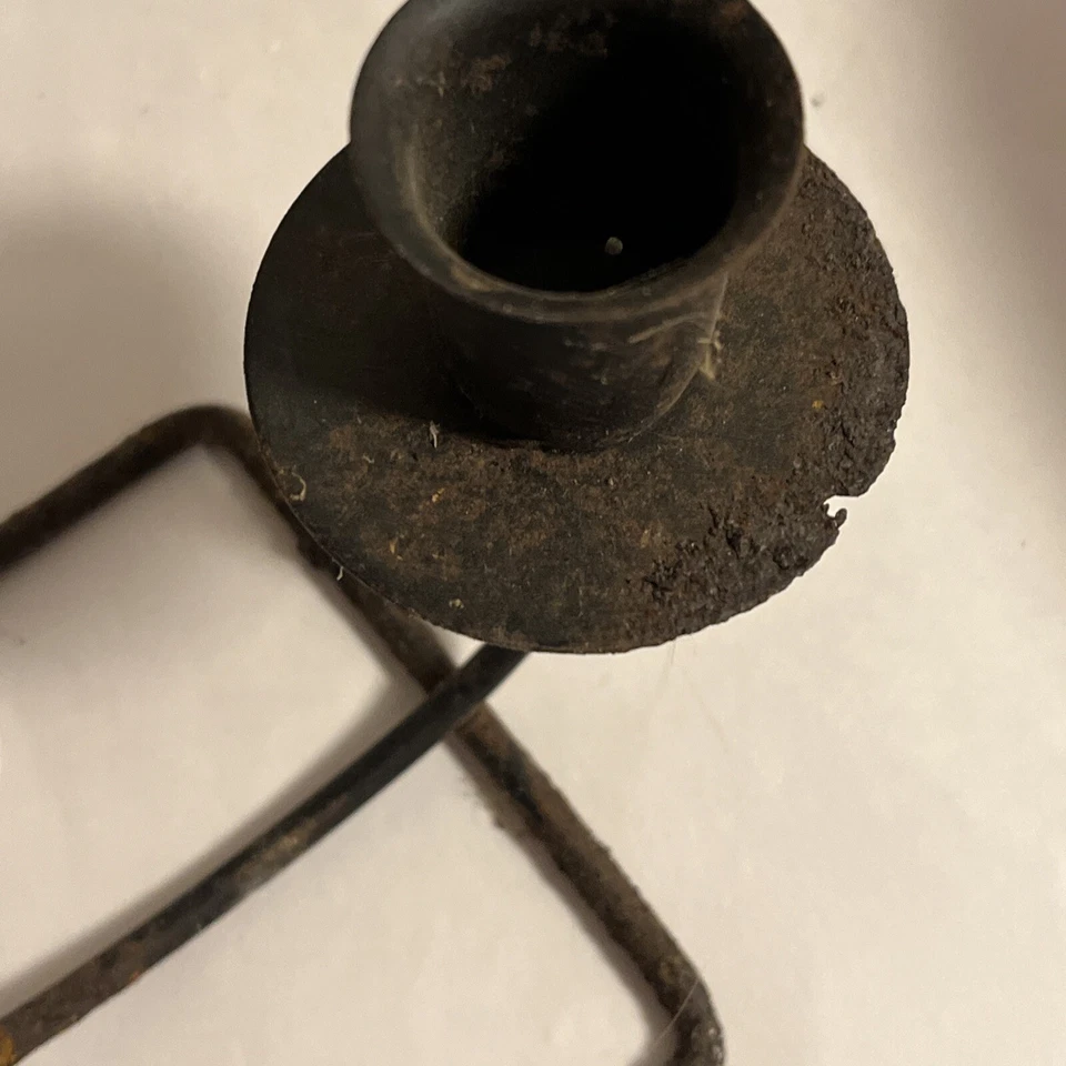 Antiguo centro de mesa portavelas de hierro forjado 2 TAPER / candelabro arte popular rústico Foto 3 de 4