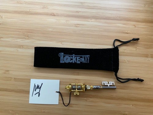 Locke & Key Skelton Crew Timeshift Key Legacy Edition 2019 Signed by Jay Fotos - Picture 2 of 2