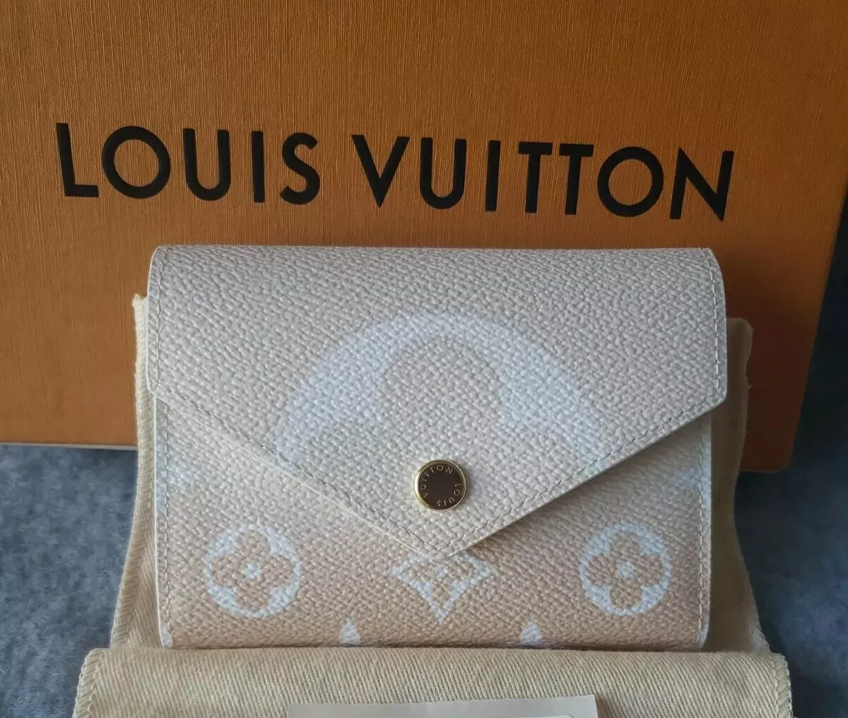 Louis Vuitton BY POOL Victorine Wallet BRUME GIANT MONOGRAM BIFOLD NEW W  TAGS