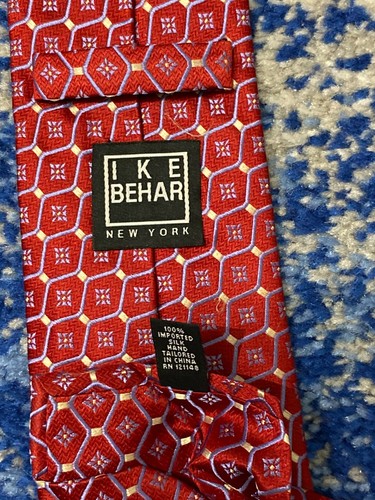 Corbata de seda geométrica a mano IKE BEHAR roja amarilla periwinkle azul - Imagen 4 de 4