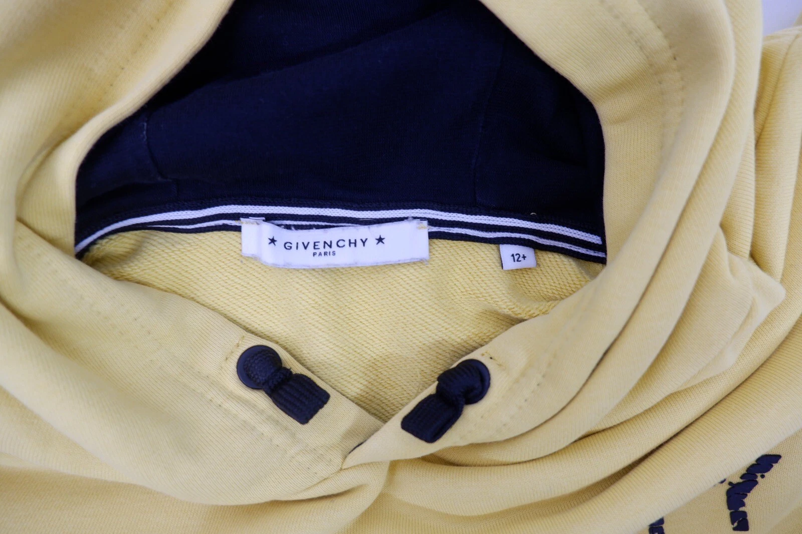 Felpa con cappuccio Givenchy ragazzi età 12+ gialla in perfette condizioni