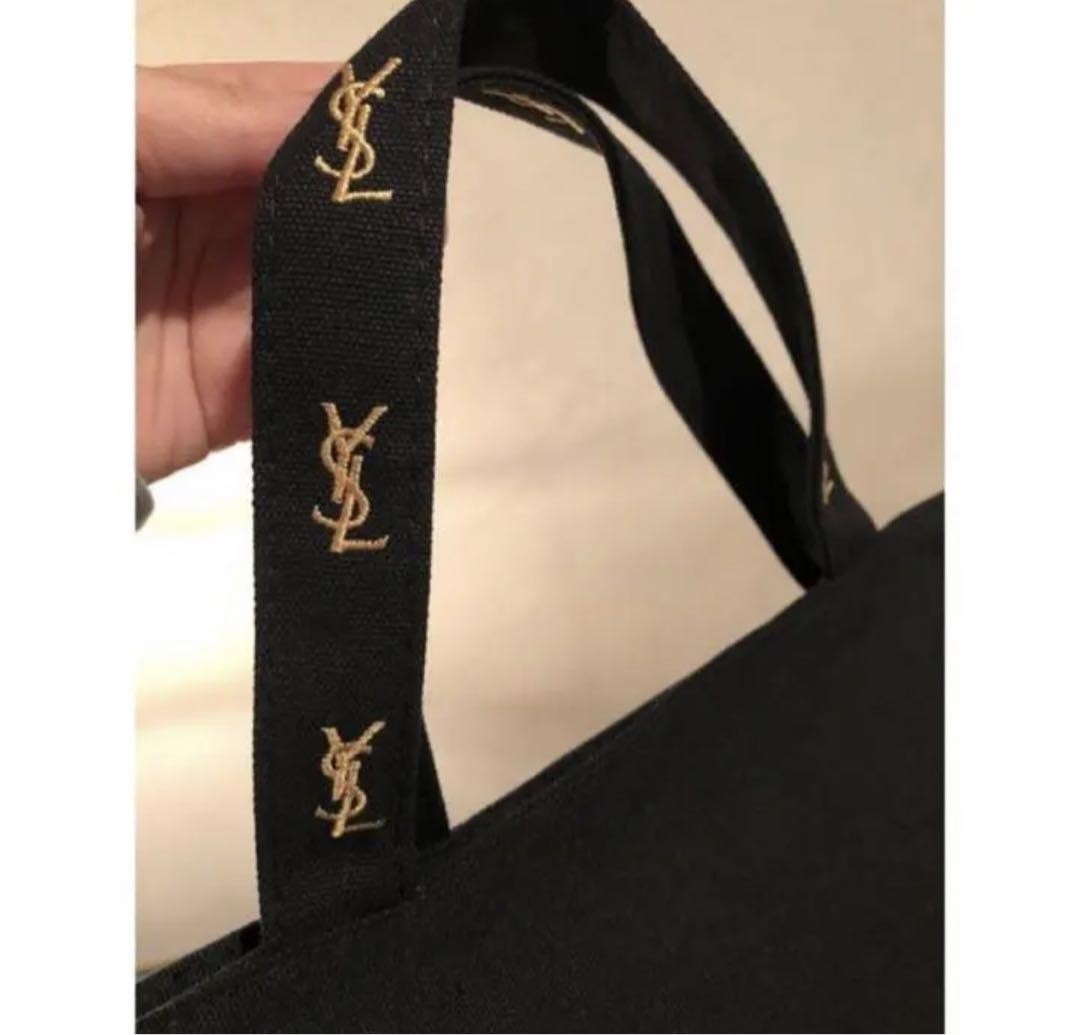 Yves Saint Laurent supplemento rivista tote bag novità #1