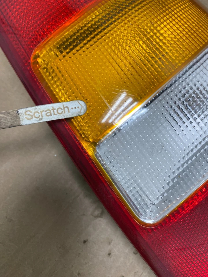 Luz trasera lateral derecha pasajero Saturn LW200 LW300 2000 2001 2002 U1206 DG Foto 4 de 4