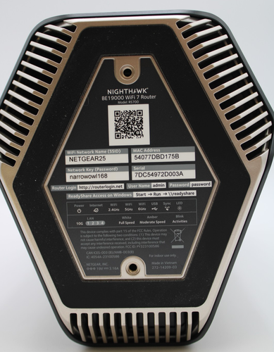NightHawk RS700S-100NAS SMB- BE19000 Wifi 7 Router - Photo 8/8