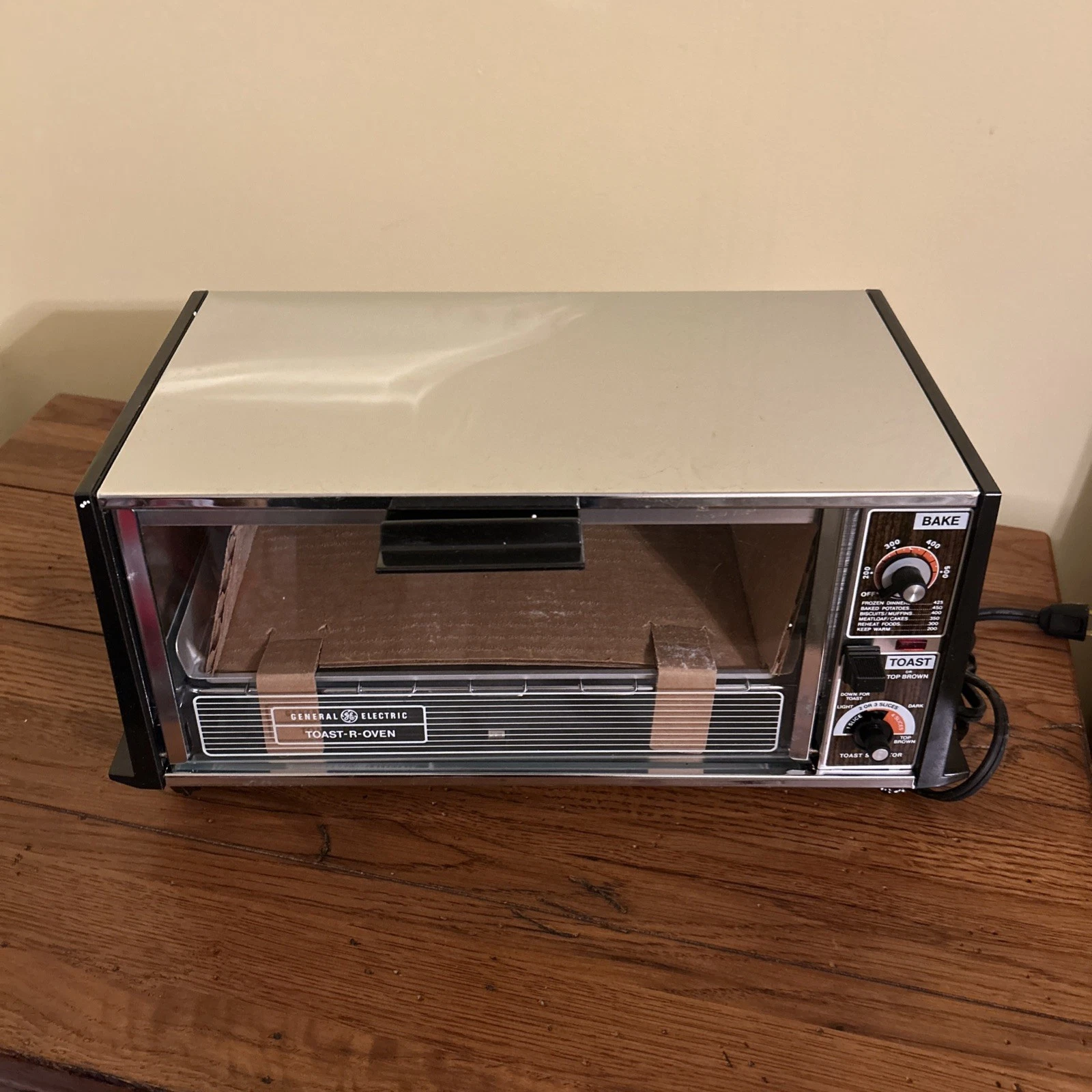 Vintage General Electric Toast-R-Oven Bake Chrome Toaster T104/3114-012 Open Box
Opens in a new wind