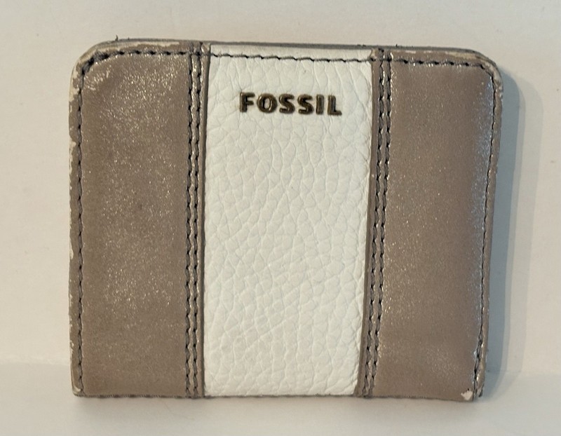 Fossil Wallet Women’s Small Gold White Single Fold 4"W x 3.5"T