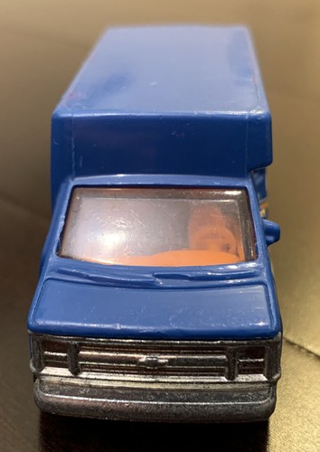 MATCHBOX CHEVY TRANSPORT BUS, BLUE-AIRPORT 1:80 SCALE LOOSE - Picture 2 of 8