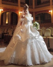 Elegant Satin Princess Wedding Dresses Off Shoulder Lace Appliques Bridal Gowns