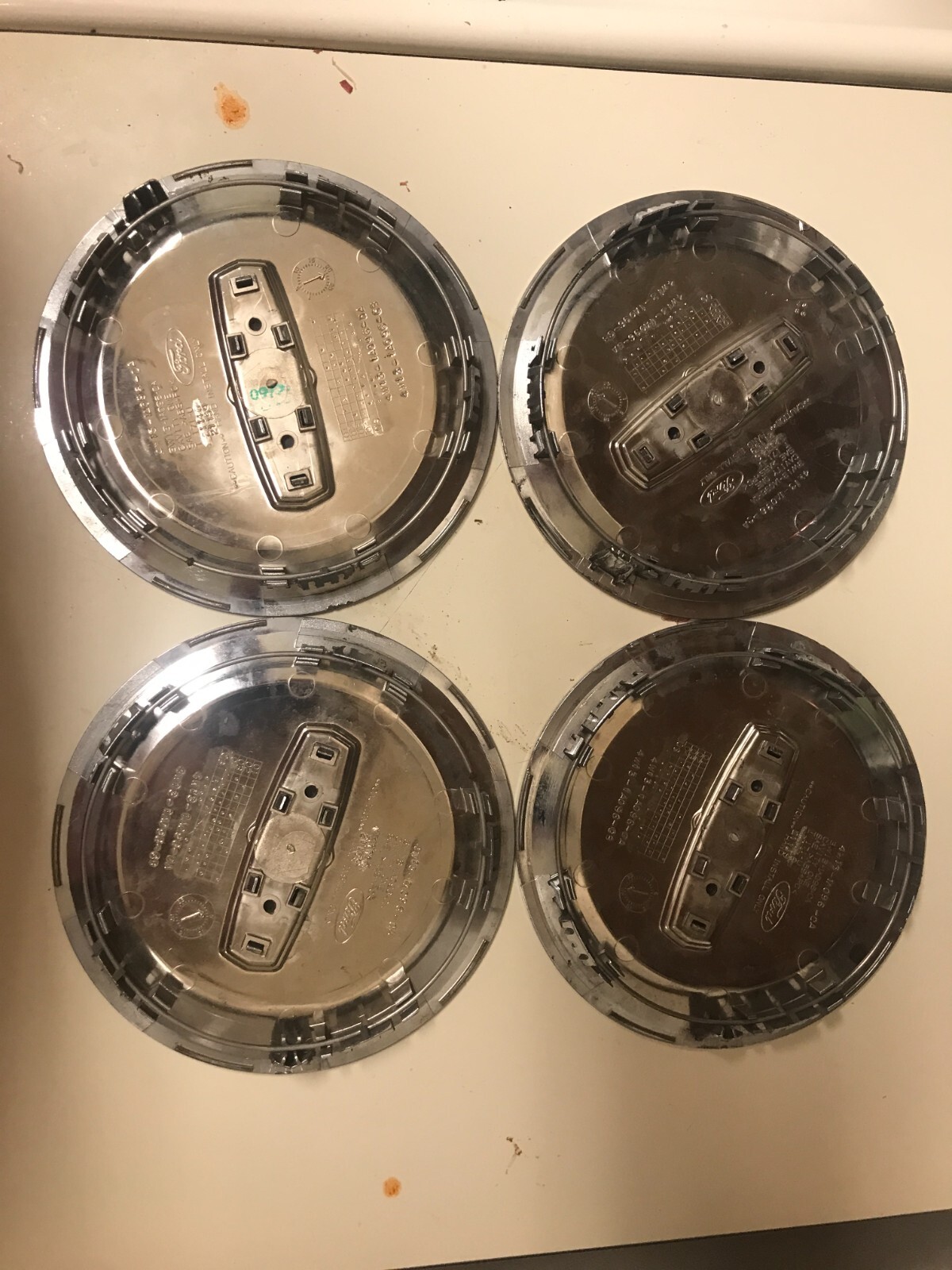 Set of 4 20032005 Lincoln Town Car Chrome Hubcaps Center Caps 4W13