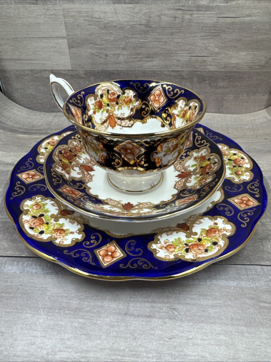 Heirloom Royal Albert Dinnerware Set Royal Albert HEIRLOOM Bone