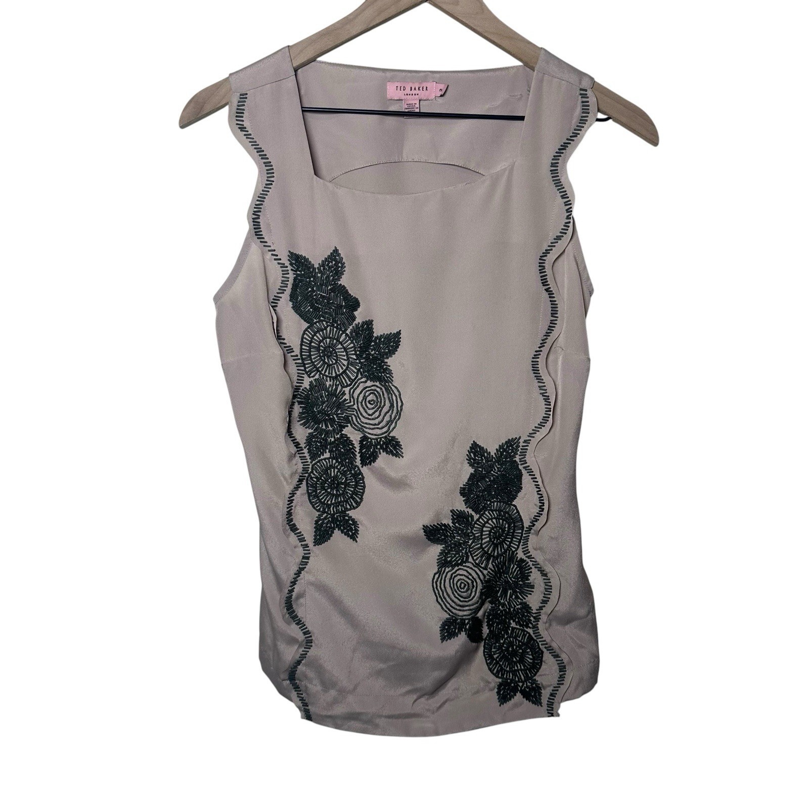Ted Baker London Rare Sample Top Pink Gray Scallop Floral Beaded Blouse Size 2